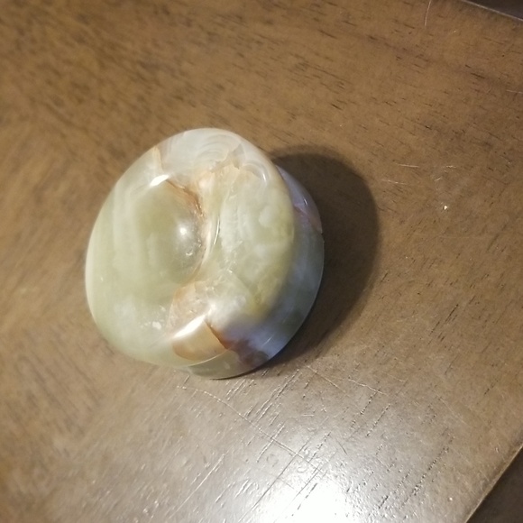 Giant onyx sphere with onyx stand - Picture 3 of 5